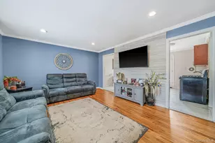 24 Lantern St, Huntington, NY 11743 - Photo 2