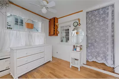 20 Bristol Street, Huntington, NY 11743 - Photo 4