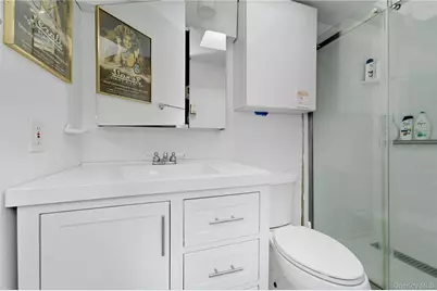 20 Bristol Street, Huntington, NY 11743 - Photo 12