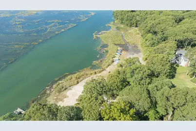 22 Woodfield Road, Stony Brook, NY 11790 - Photo 2