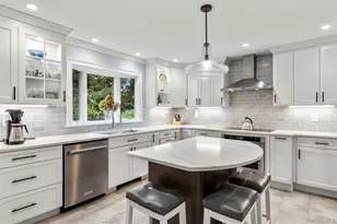 22 Woodfield Rd, Stony Brook, NY 11790 - Photo 10