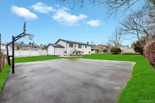 191 Ridge Rd, Wheatley Heights, NY 11798 - Photo 24