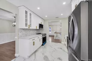 191 Ridge Rd, Wheatley Heights, NY 11798 - Photo 12