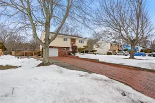 90 Babylon Ave, West Islip, NY 11795 - Photo 2