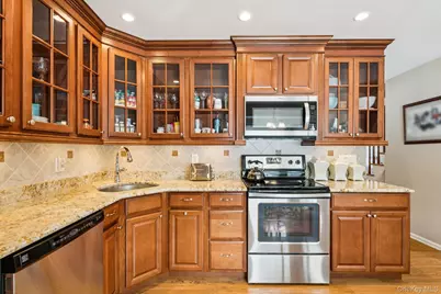 14 Hillside Avenue, Saint James, NY 11780 - Photo 16