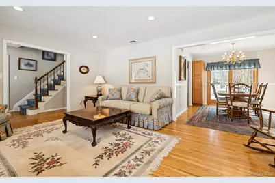 14 Hillside Avenue, Saint James, NY 11780 - Photo 8