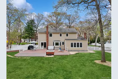 14 Hillside Avenue, Saint James, NY 11780 - Photo 22