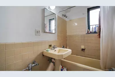 2049 McGraw Avenue #2C, Bronx, NY 10462 - Photo 8