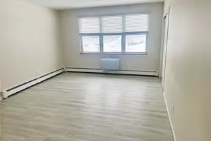 3 Toms Point Ln, Port Washington, NY 11050 - Photo 4