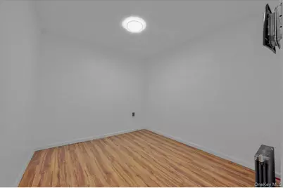 3523 Laconia Avenue, Bronx, NY 10469 - Photo 22