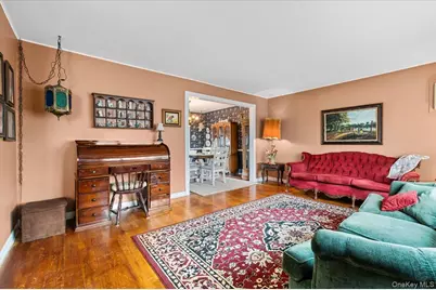 6 Gateway Street, Bethpage, NY 11714 - Photo 4
