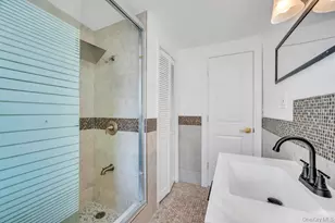 627 10th Ave, New Hyde Park, NY 11040 - Photo 16