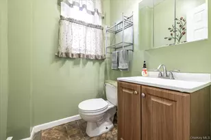 36 Hudson Ave, Valley Stream, NY 11580 - Photo 10