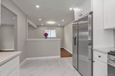 57 E Clinton Avenue, Roosevelt, NY 11575 - Photo 4