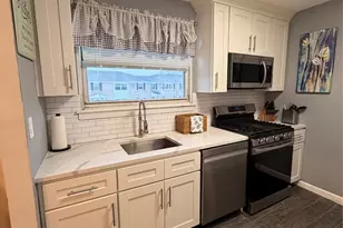 268-41 82nd Ave, New Hyde Park, NY 11040 - Photo 6