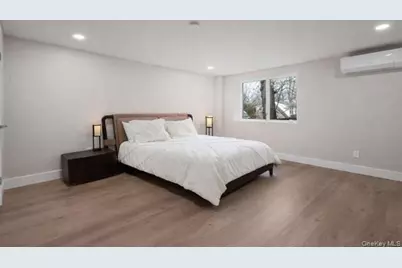 5 University Place, Great Neck, NY 11020 - Photo 12