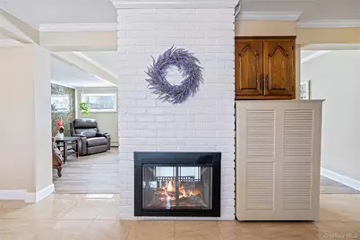 68 Summer Lane, Hicksville, NY 11801 - Photo 6