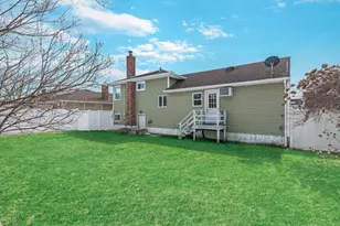 4057 Eve Dr, Seaford, NY 11783 - Photo 16