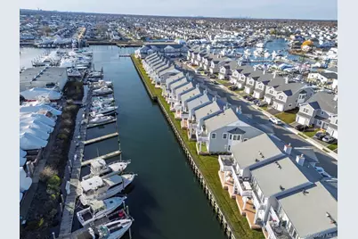 54 Ocean Watch Court, Freeport, NY 11520 - Photo 22