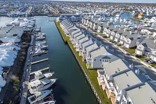 54 Ocean Watch Ct, Freeport, NY 11520 - Photo 22