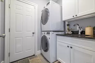 54 Ocean Watch Ct, Freeport, NY 11520 - Photo 32