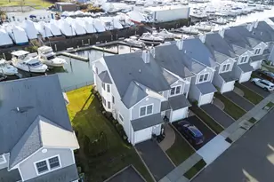 54 Ocean Watch Ct, Freeport, NY 11520 - Photo 24