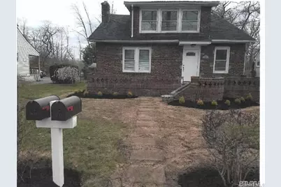 26 W Pine Street, Islip, NY 11751 - Photo 1