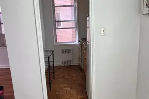 143-25 84th Dr, Jamaica, NY 11435 - Photo 14
