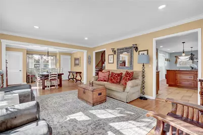 8 Noel Place, Smithtown, NY 11787 - Photo 14