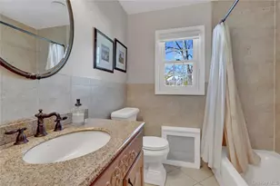 8 Noel Pl, Smithtown, NY 11787 - Photo 16