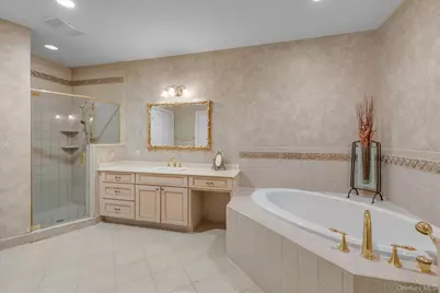 236 Altessa Boulevard, Melville, NY 11747 - Photo 20