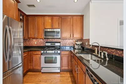 410 Westchester Avenue #202, Port Chester, NY 10573 - Photo 4