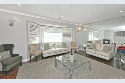 2 Cherrywood Lane, Port Washington, NY 11050 - Photo 4