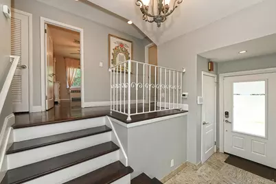 2 Cherrywood Lane, Port Washington, NY 11050 - Photo 14