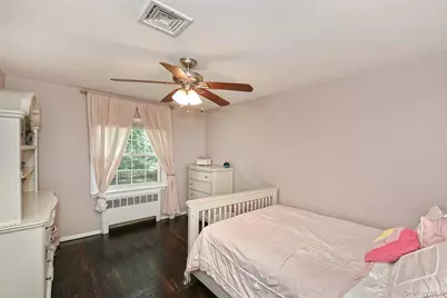 2 Cherrywood Lane, Port Washington, NY 11050 - Photo 20