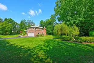 2 Cherrywood Ln, Port Washington, NY 11050 - Photo 28