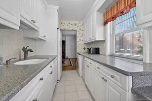63-16 252nd St, Little Neck, NY 11362 - Photo 16