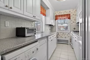 63-16 252nd St, Little Neck, NY 11362 - Photo 14