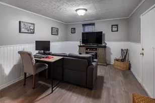 21-38 49th St, Astoria, NY 11105 - Photo 18