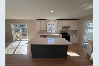 91 17th Street, Wading River, NY 11792 - Photo 2