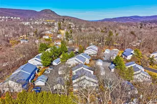 1906 Rosewood Ct, Highland Mills, NY 10930 - Photo 4