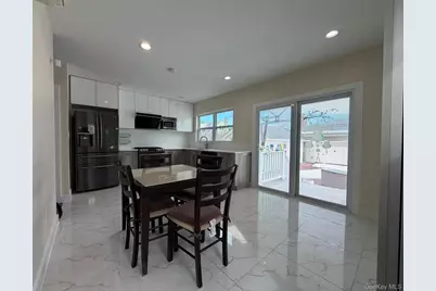 30 Herkomer Street, New Hyde Park, NY 11040 - Photo 12