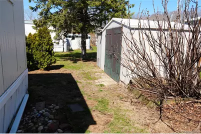 703-106 Fresh Pond Avenue, Calverton, NY 11792 - Photo 18