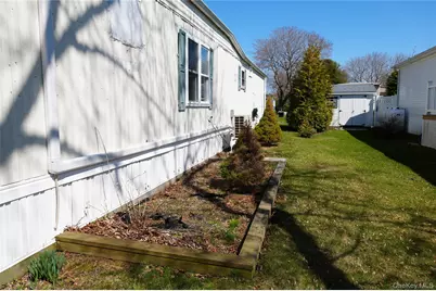 703-106 Fresh Pond Avenue, Calverton, NY 11792 - Photo 18