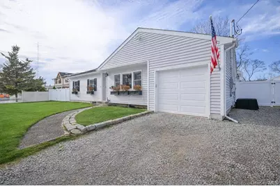 501 Johnson Avenue, Ronkonkoma, NY 11779 - Photo 2