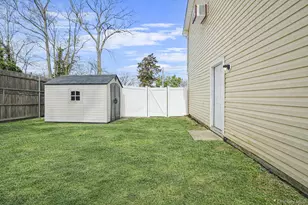 22 Poseidon Rd, Rocky Point, NY 11778 - Photo 38