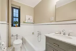 94-11 69th Ave, Forest Hills, NY 11375 - Photo 20