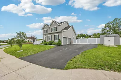 3105 Betsy Ross Ridge, New Windsor, NY 12553 - Photo 2