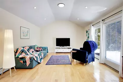 16 Arbor Road, East Hills, NY 11577 - Photo 10