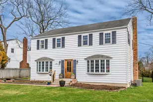 41 Gillette Ave, Bayport, NY 11705 - Photo 2